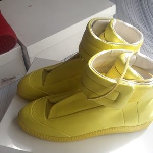 Maison Martin Margiela Yellow Brand New size 11